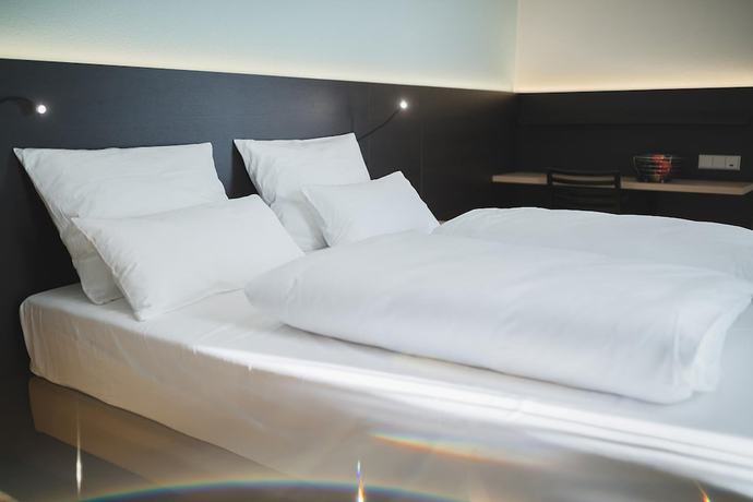 Imagen de la habitación del Hotel U7. Foto 3