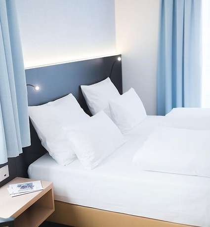 Imagen de la habitación del Hotel U7. Foto 5