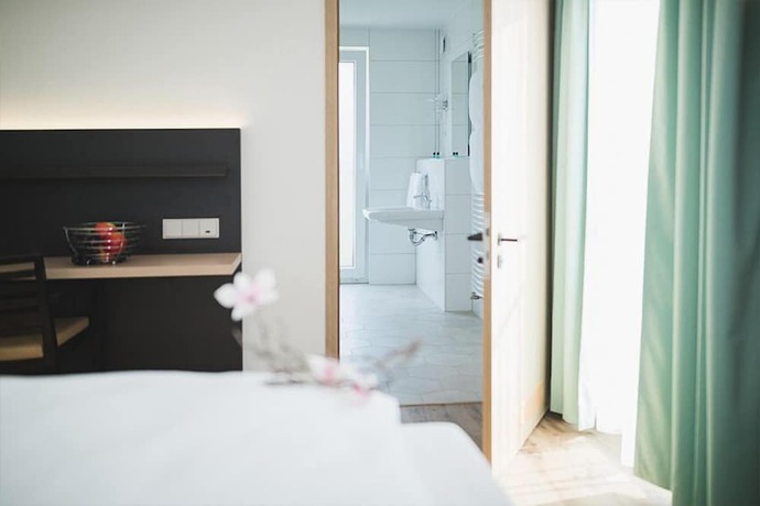 Imagen de la habitación del Hotel U7. Foto 10