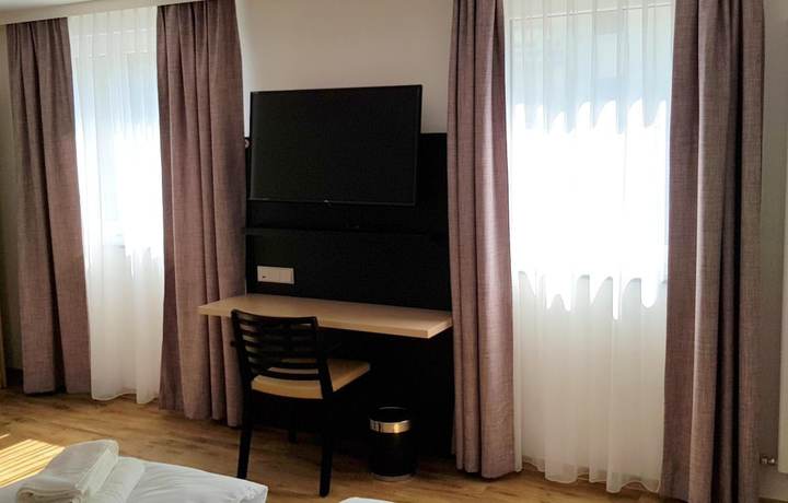 Imagen de la habitación del Hotel U7. Foto 16