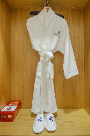 Imagen de la habitación del Hotel UB Grand Hotel. Foto 8