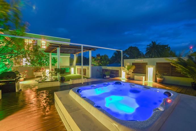 Imagen de la piscina del Hotel UMET Stay, Fishing and Diving. Foto 20