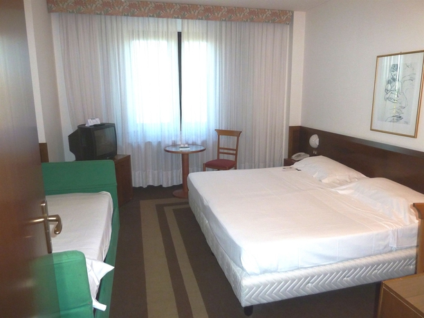 Imagen de la habitación del Hotel UNA Lodi. Foto 10