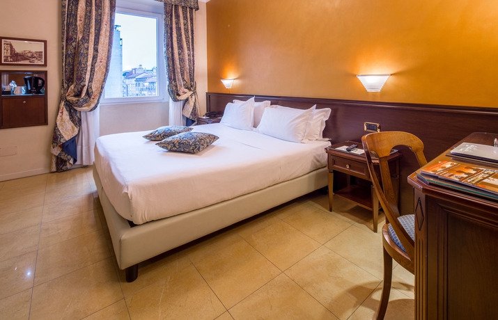 Imagen de la habitación del Hotel UNAHOTELS Galles Milano. Foto 15