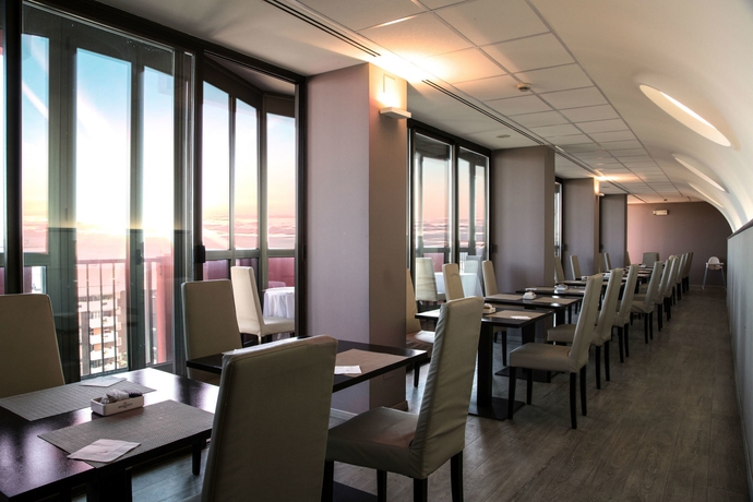 Imagen del bar/restaurante del Hotel UNAWAY & ResidenceAta Contessa Jolanda. Foto 4