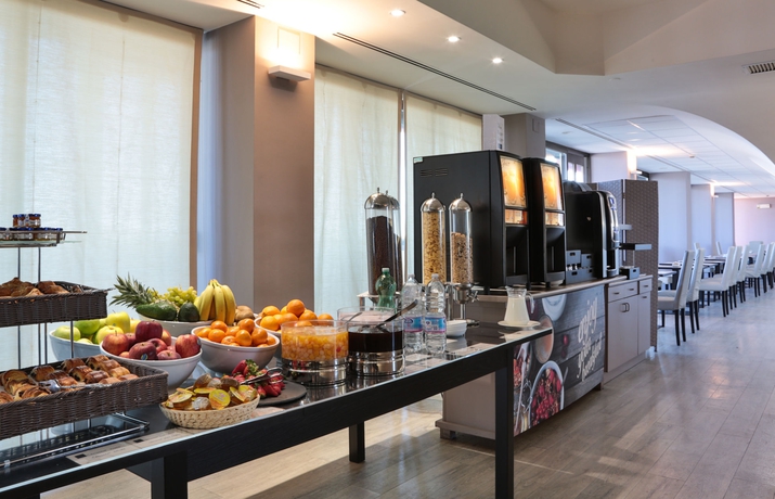 Imagen del bar/restaurante del Hotel UNAWAY & ResidenceAta Contessa Jolanda. Foto 5