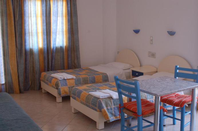 Imagen de la habitación del Hotel UNCLE GEORGE STUDIOS. Foto 6