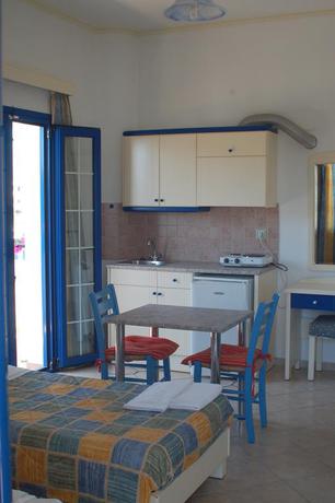 Imagen de la habitación del Hotel UNCLE GEORGE STUDIOS. Foto 7