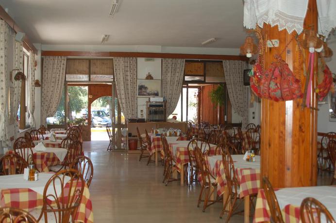 Imagen general del Hotel UNCLE GEORGE STUDIOS. Foto 2