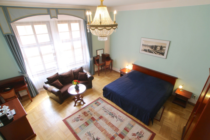 Imagen de la habitación del Hotel UNGELT. Foto 2