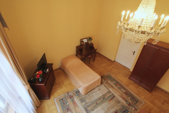 Imagen de la habitación del Hotel UNGELT. Foto 3