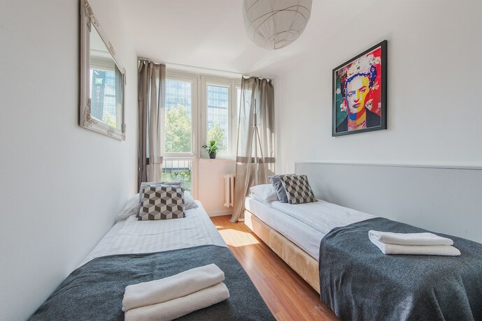 Imagen de la habitación del Hotel UNIT Warszawa Centrum Room by Metro Rondo ONZ. Foto 17