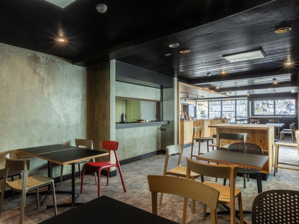 Imagen del bar/restaurante del Hotel UNPLAN Village Hakuba &ndash; Hostel. Foto 3