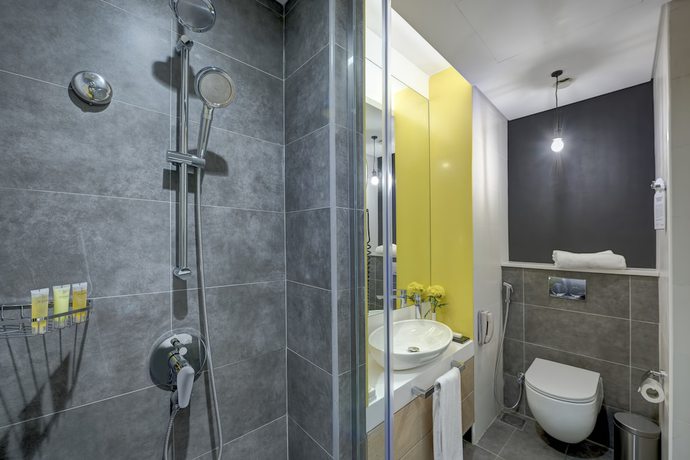 Imagen de la habitación del Hotel URBAN Al Khoory. Foto 7