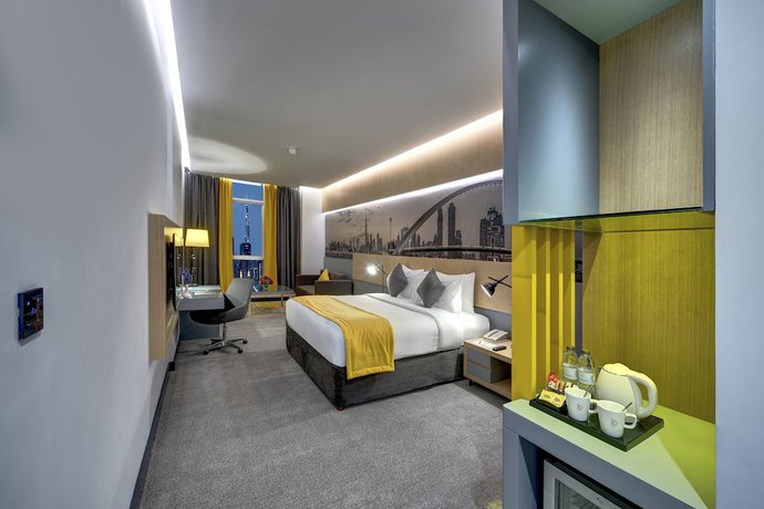 Imagen de la habitación del Hotel URBAN Al Khoory. Foto 8