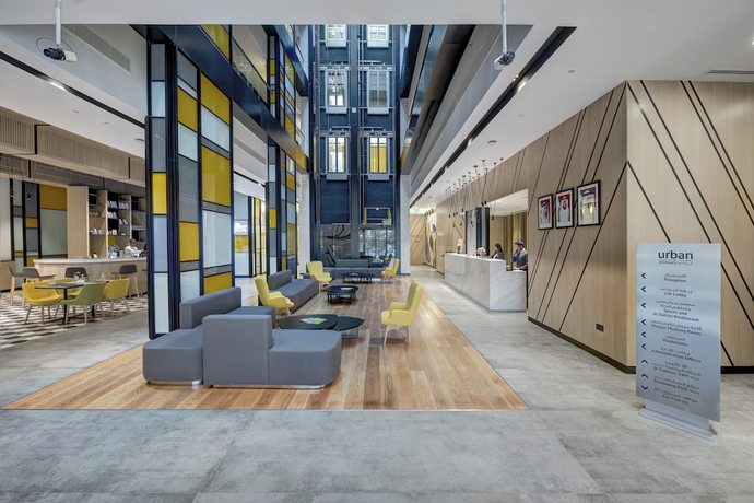 Imagen de los interiores del Hotel URBAN Al Khoory. Foto 13