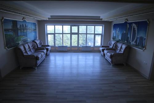 Imagen general del Hotel URGANCH. Foto 4