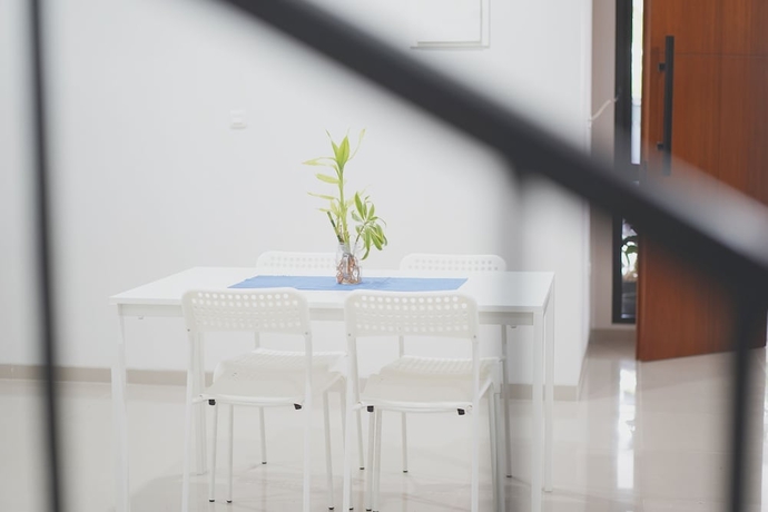 Imagen de los interiores del Hotel UROOMS Panglima Polim. Foto 19