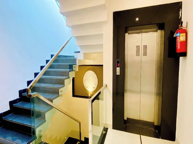 Imagen de los interiores del Hotel URS Palace. Foto 12