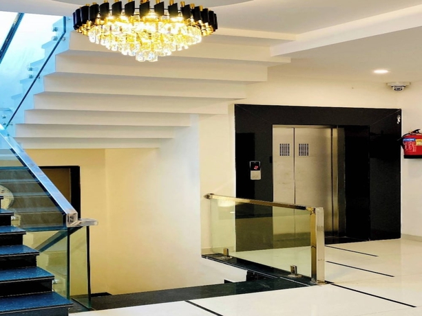 Imagen de los interiores del Hotel URS Palace. Foto 16