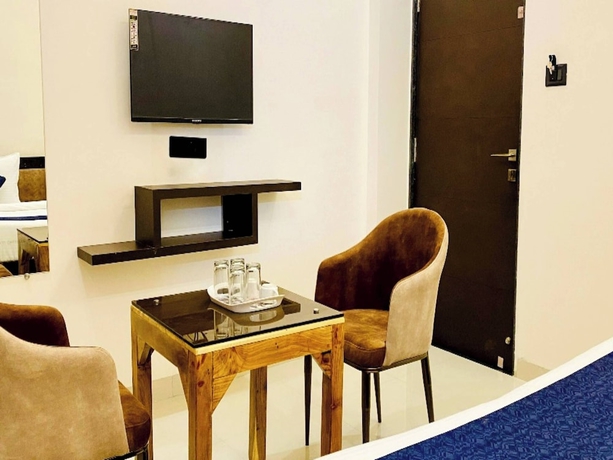 Imagen de la habitación del Hotel URS Palace. Foto 7