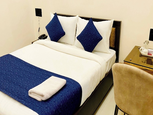 Imagen de la habitación del Hotel URS Palace. Foto 10
