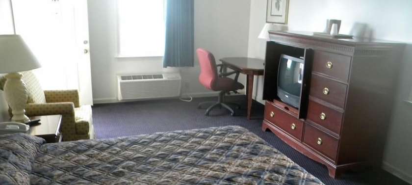 Imagen de la habitación del Hotel USA Inn and Suites Morgantown. Foto 7