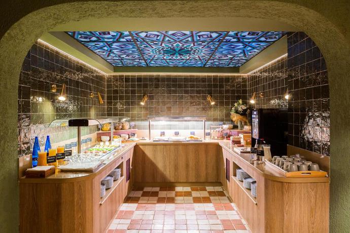 Imagen del bar/restaurante del Hotel U-Sense Granada Centro. Foto 7