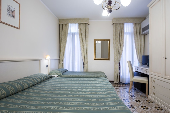 Imagen de la habitación del Hotel U-Visionary Venezia. Foto 11