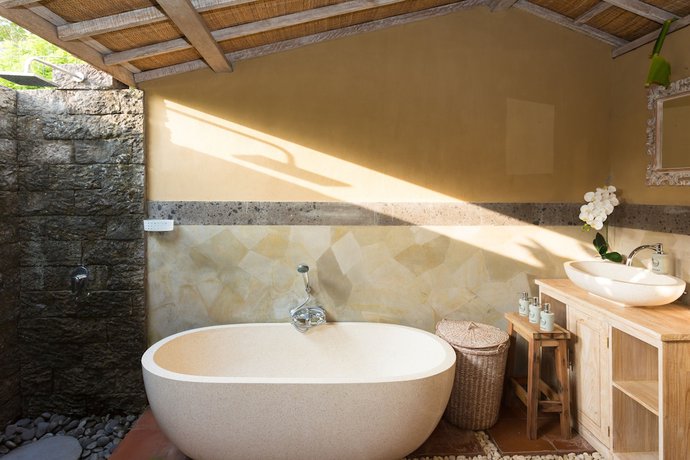 Imagen de la habitación del Hotel Ubud Art Resort. Foto 8