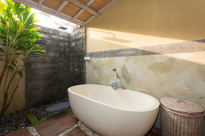 Imagen de la habitación del Hotel Ubud Art Resort. Foto 16