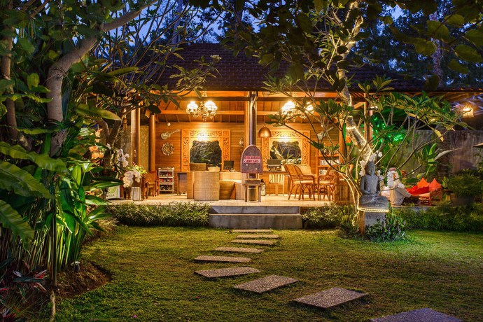 Imagen de los exteriores del Hotel Ubud Raya Villas. Foto 7