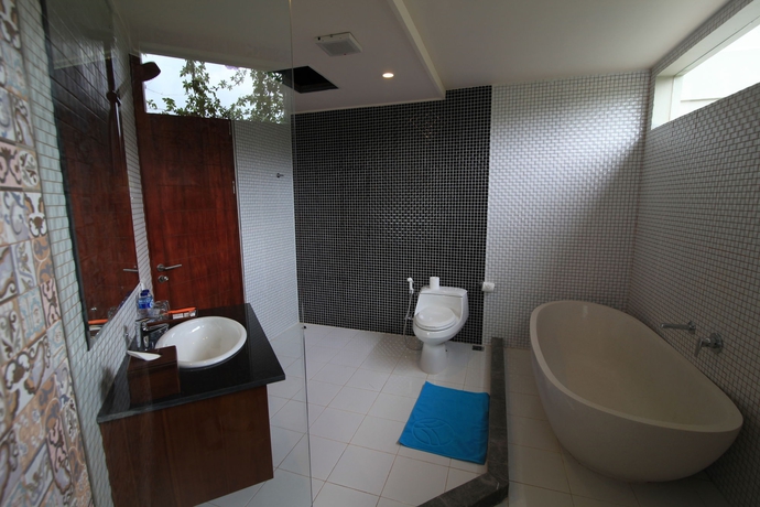 Imagen de la habitación del Hotel Ubud Wana Resort. Foto 9