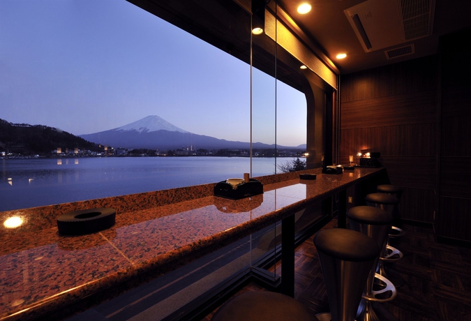 Imagen del bar/restaurante del Hotel Ubuya. Foto 3