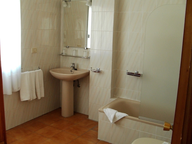 Imagen de la habitación del Hotel Ucanca. Foto 11