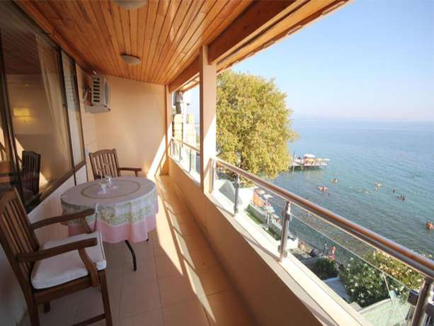 Imagen de la habitación del Hotel Ucem. Foto 7