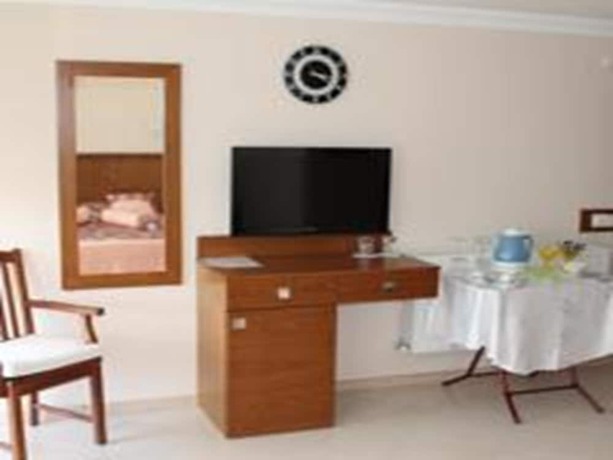 Imagen de la habitación del Hotel Ucem. Foto 8