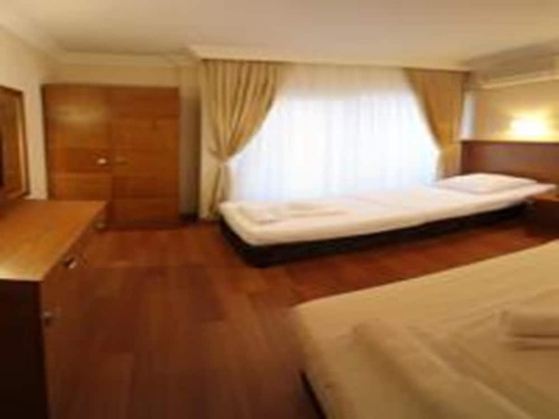 Imagen de la habitación del Hotel Ucem. Foto 9