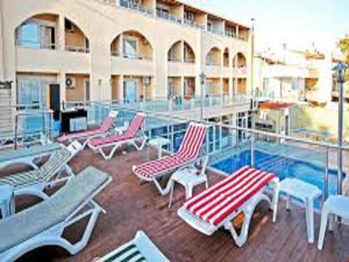 Imagen general del Hotel Ucem Golden Sea. Foto 1