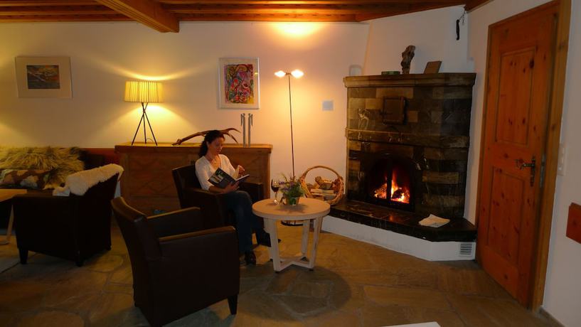 Imagen de los interiores del Hotel Ucliva, Curtginet. Foto 17