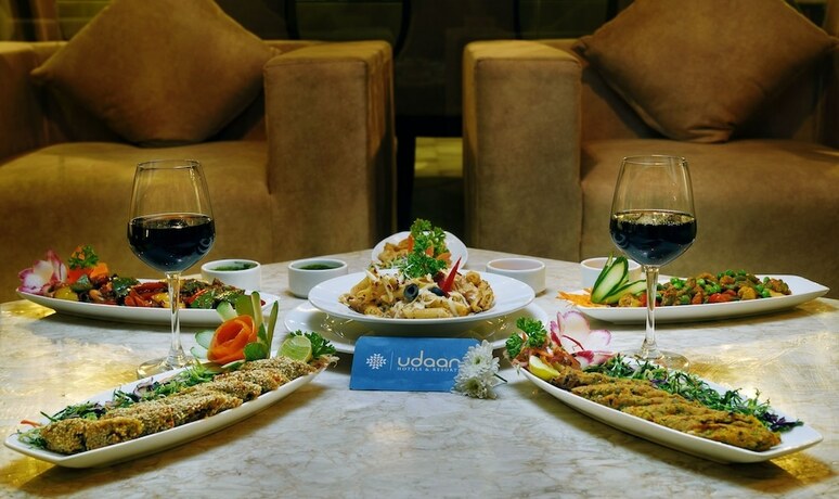 Imagen general del Hotel Udaan Clover Banquet and Spa. Foto 9