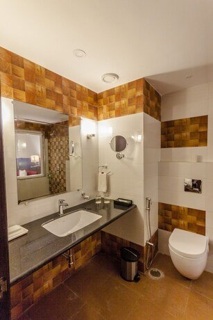Imagen de la habitación del Hotel Udai Median. Foto 33