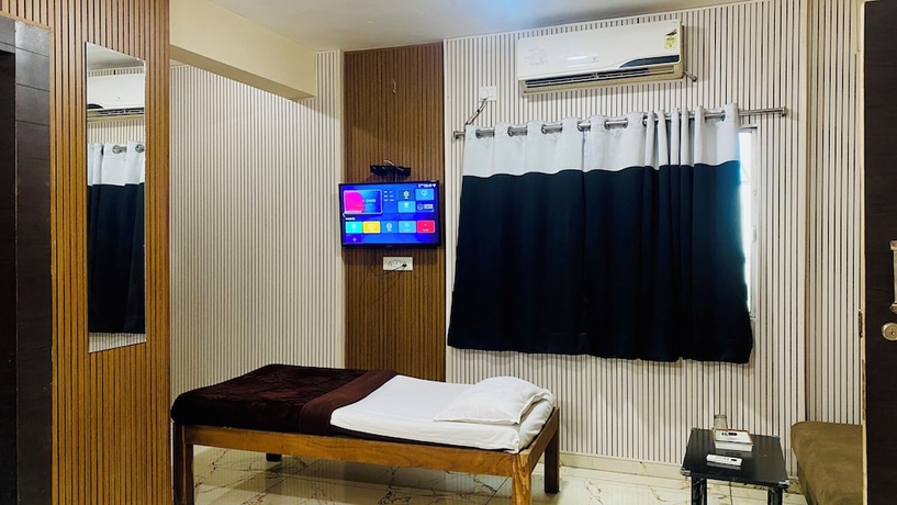 Imagen de la habitación del Hotel Uday Palace, Indore. Foto 5