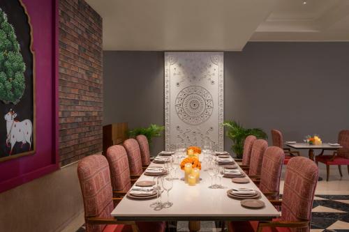 Imagen general del Hotel Uday Palace Navsari, a member of Radisson Individuals. Foto 7