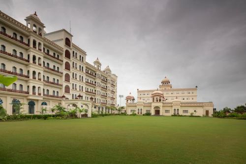 Imagen general del Hotel Uday Palace Navsari, a member of Radisson Individuals. Foto 12