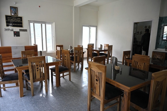 Imagen del bar/restaurante del Hotel Uday Villa. Foto 5