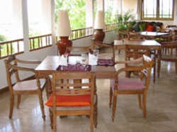 Imagen del bar/restaurante del Hotel Udayana Lodge. Foto 1