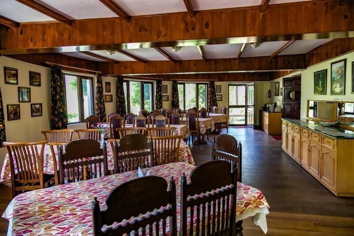 Imagen del bar/restaurante del Hotel Udechee Huts, Naddi. Foto 8