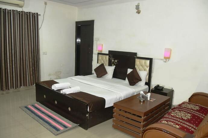 Imagen de la habitación del Hotel Udika Palace. Foto 16