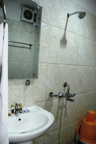 Imagen de la habitación del Hotel Udika Palace. Foto 21